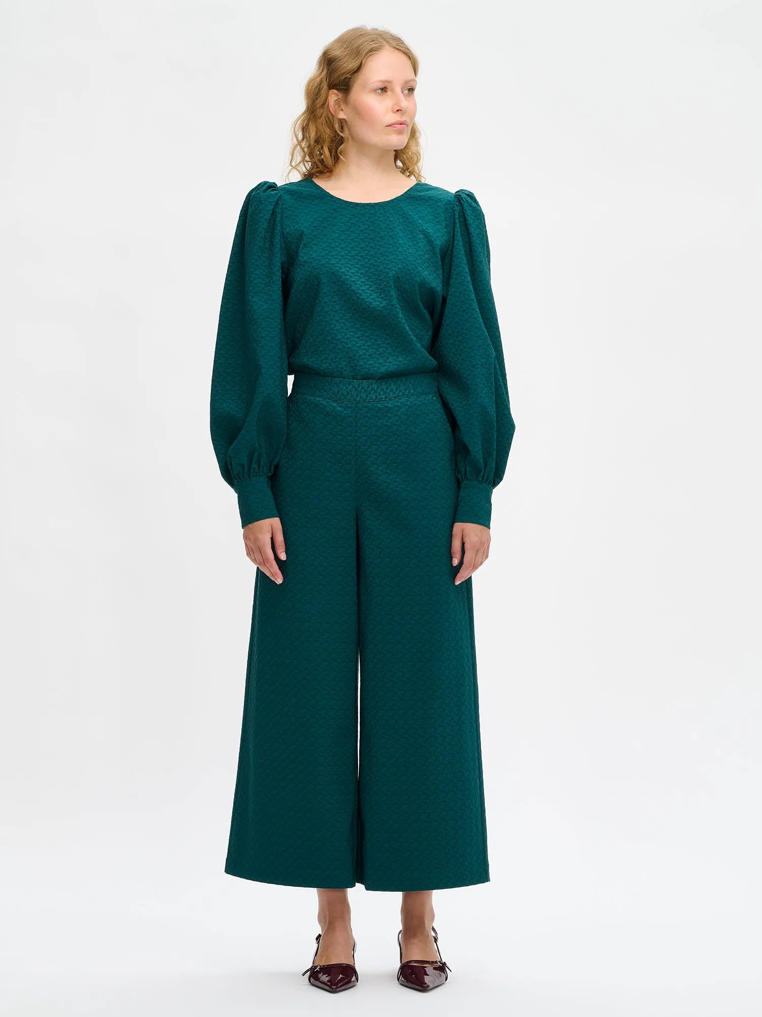 dark green